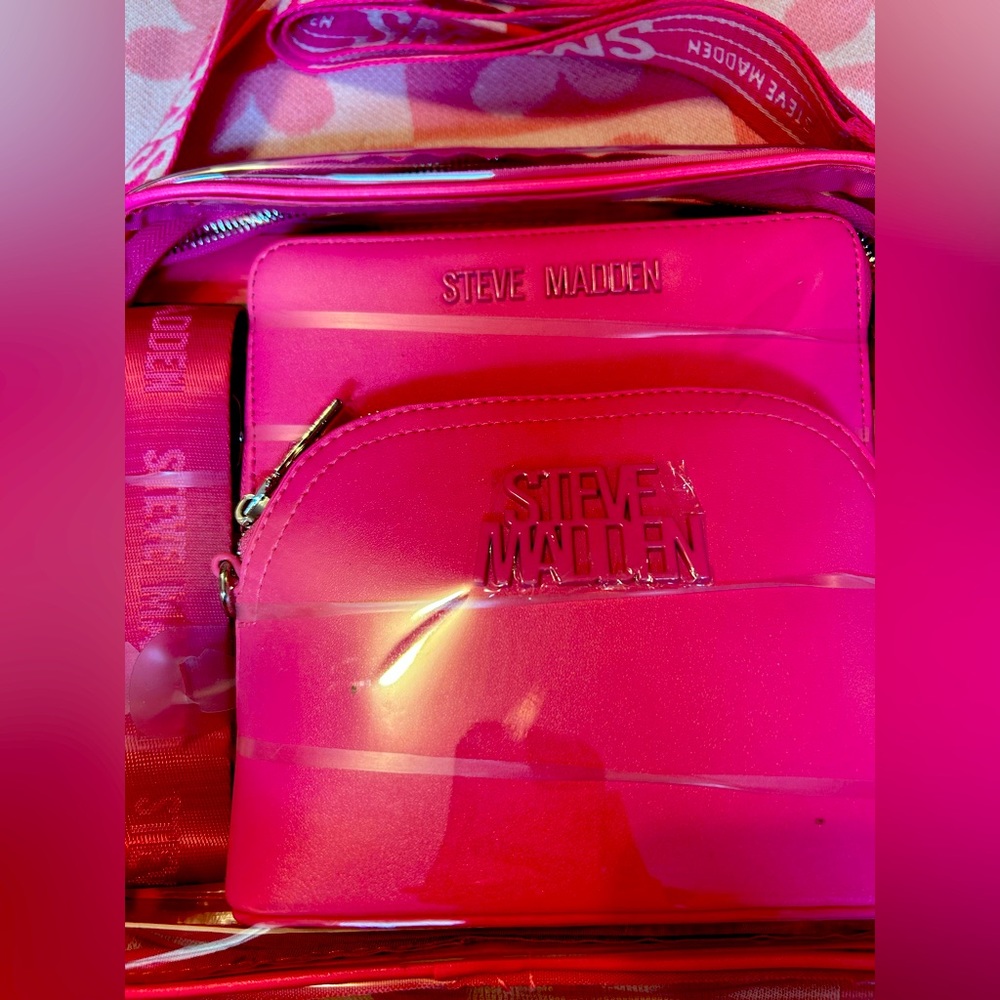 Steve Madden Pink 4 Piece Purse/Wallet Gift Set